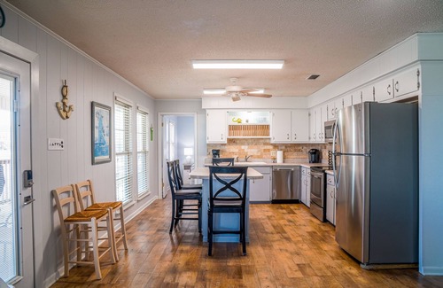 Dauphin Island House | Gulf Front! 2 Master Suites- Steps Away from the Beach!