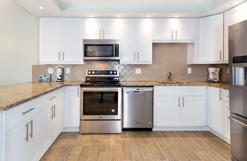 Sanibel Condo | Gulf Front Condo! Bright, Tropical condo on the beach !