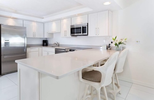 Sanibel Condo | Gulf Front Condo! Modern Updated Two Bedroom on the Sand !