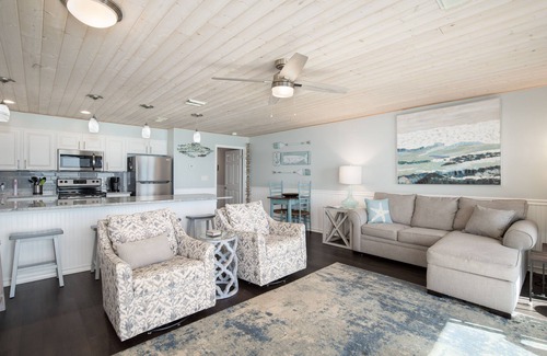 Crystal Beach Condo | Gulf Front Last minute opportunity - 9/13 - 9/20 - private beach free beach srv