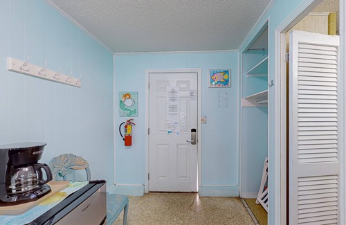 Bahama Beach Apartment | Gulf-front studio with direct beach access, high-speed WiFi, and central AC