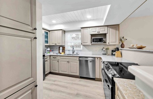 Fort Walton Beach Apartment | Gulf Island Getaway: 2-BR Beach Condo