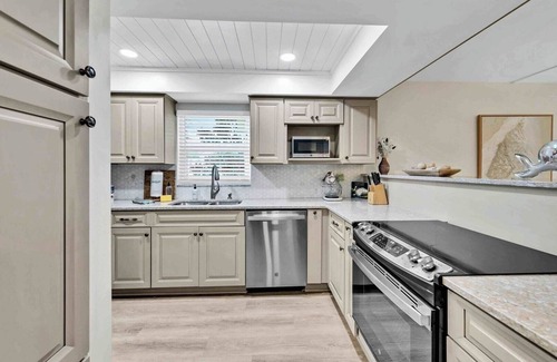 Fort Walton Beach Apartment | Gulf Island Getaway: 2-BR Beach Condo