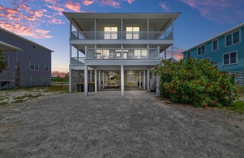 Morgantown House | Gulf of America View, Hot Tub, Steps to Sand!