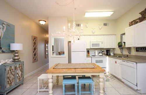 Gulf Place Condo | Gulf Place Cabana's "Porch Time" | 1.5 BR| Sleeps 4 | Close to Beach | Bikes!