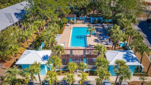 Gulf Place House | Gulf Place Courtyard 73