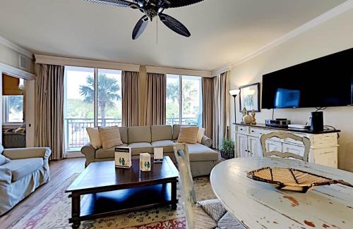 Gulf Place Apartment | Gulf Place Six Palms #2B - BBs Hideaway