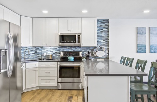 Port Aransas Condo | Gulf Shores #605: Sixth Floor Beachfront newly renovated 2 Bedroom 2 Bathroom Condo