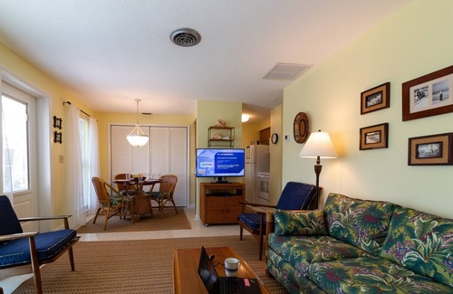 Holmes Beach Apartment | Gulf-side 1BR-75 Steps to Sand, Private Patio, Family-Owned Since 1971