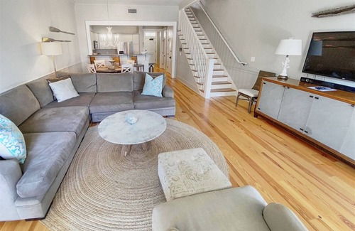Beach District Condo | Gulf Side Condo Steps from Beach-2 bikes-Community Pool/Heated Seasonally `The Great Escape`