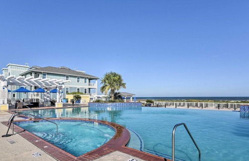 Red Fish Cove Apartment | Gulf View and Beach Access Galveston Resort Condo!
