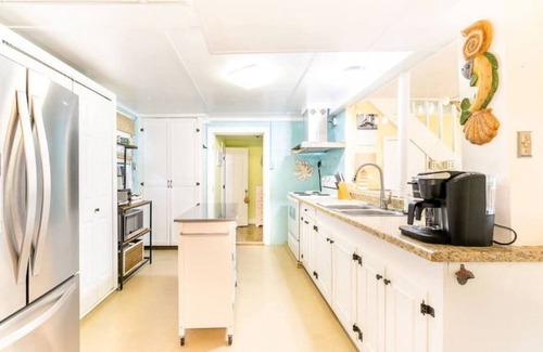 Grand Isle House | Gulf view! Beach Entry! 12 Guests, 4 Parking Spots