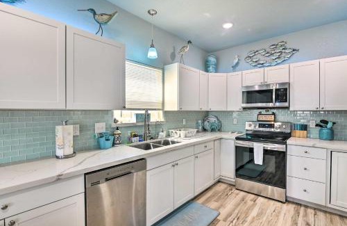Freeport House | Gulf-View Home with Dog Run in Surfside Beach!