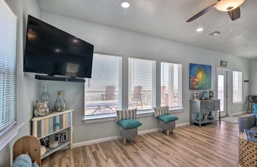 Freeport House | Gulf-View Home with Dog Run in Surfside Beach!