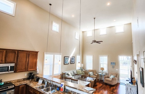 Carrabelle House | Gulf Views From Front Porch! Pet-Friendly Cottage with Kayaks & Community Pool