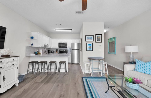 Crystal Shores Condo | Gulf Views * Steps to the Beach * Private Patio
