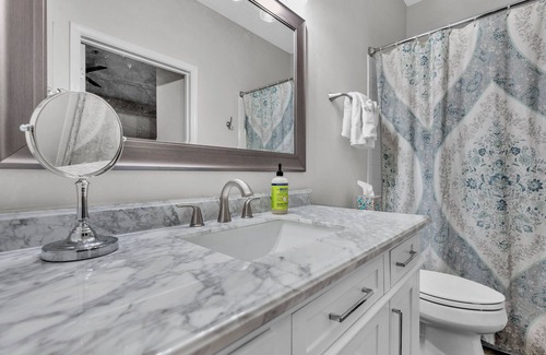 Crystal Shores Condo | Gulf Views * Steps to the Beach * Private Patio