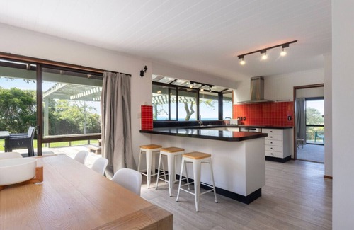 Whangaparaoa Villa | Gulfside Getaway: Your Slice of Paradise