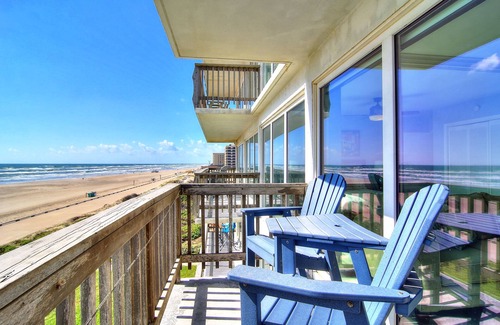 Corpus Christi Condo | Gulfstream Condos Unit 317 | Amazing Gulf Front Views | Pool & Hot Tub
