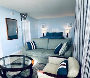Bonita Springs Apartment | Gulfview Beach Condo with Pool