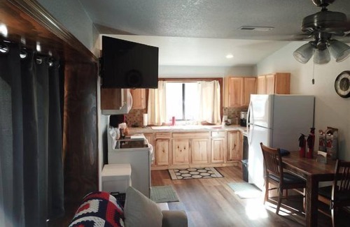 June Lake House | Gull Lake Baby House- 5 minutes walking distance to Gull Lake Marina and Park, newly remodeled