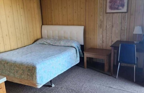 Gull Lake Hotel | GULL LAKE LODGE MOTEL