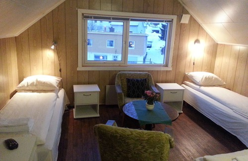 Harstad House | Gullhaugen Pensjonat