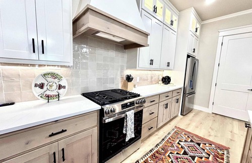 Lubbock House | Gun's Up Getaway - 4BR/3BA - New Construction