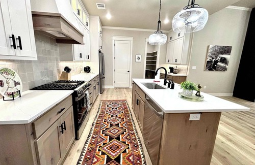 Lubbock House | Gun's Up Getaway - 4BR/3BA - New Construction
