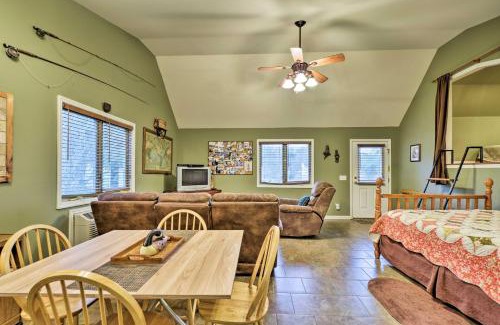 Groveoak Apartment | Guntersville Lake Home with Deck and Covered Boat Slip