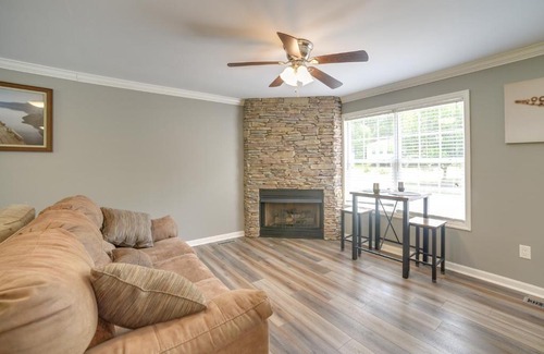 Groveoak House | Guntersville Lake House Boat Ramp Access!
