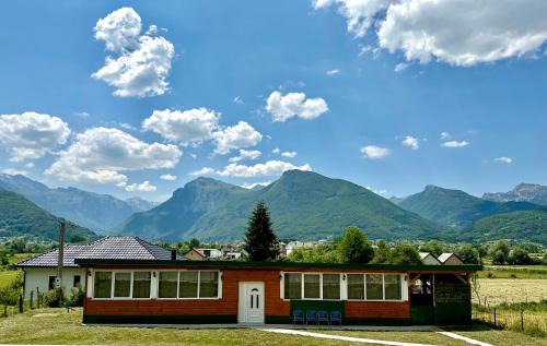 Montenegro Cabin | Gusinje View