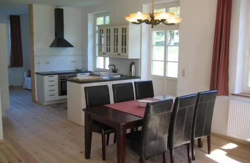 Gingst Apartment | Gut Rattelvitz Parterre A, hochwertig, Sauna, Kamin, eTankstelle, Spielscheune, 15.000qm Parkland