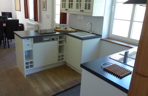 Gingst Apartment | Gut Rattelvitz Parterre A, hochwertig, Sauna, Kamin, eTankstelle, Spielscheune, 15.000qm Parkland
