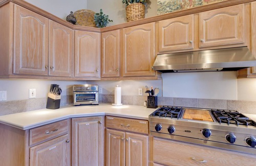 Guthrie House | Guthrie Lake House w/Dock + Waterfront Views!
