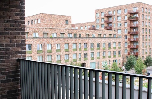 Newham Apartment | Guthrum Place 3 Bedrooms Luxury Apts Royal Wharf Dockland Gallions Reach DLR Stn