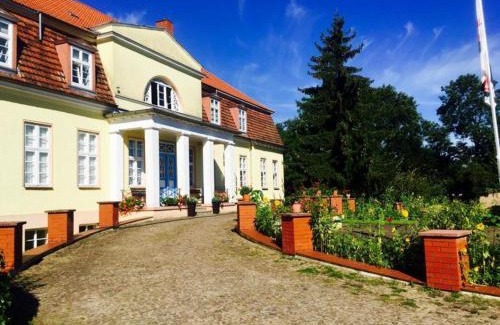 Borkow Apartment | Gutshaus Borkow