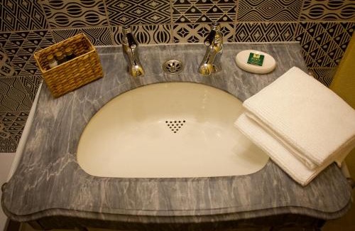 Feilsdorf House | Gutshaus De La Fontaine