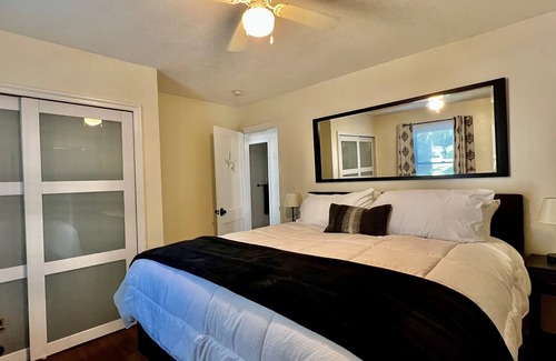 High Point Cottage | Guyer Cottage - Cozy 2 bedroom cottage, 1 block from HPU