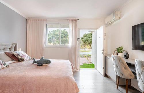 Nahariya Apartment | GW009 Gugel Waves Patio and Pool Seaview Apartment