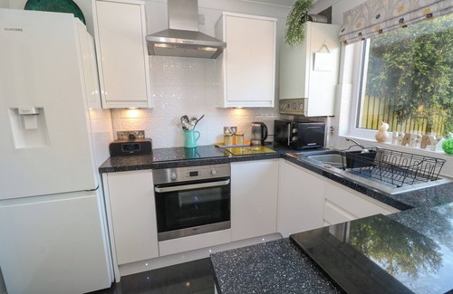 Helston House | GWARTH AN DRAE, with a garden in Helston