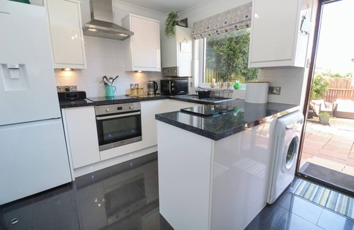 Helston House | GWARTH AN DRAE, with a garden in Helston
