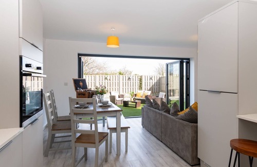 Llanfaelog House | Gwel y Mynydd : Modern 3‑Bed Home with Enclosed Garden in Llanfaelog | Managed by Anglesey Holiday L