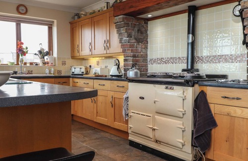 Pentraeth House | GWEL Y WAWR, pet friendly, with a garden in Pentraeth