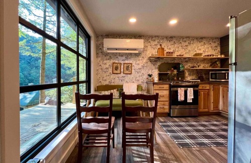 Ellwood City Cabin | Gwen's Cottage at Water's Edge