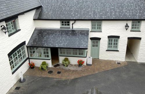 Newcastle Emlyn Hotel | Gwesty'r Emlyn Hotel