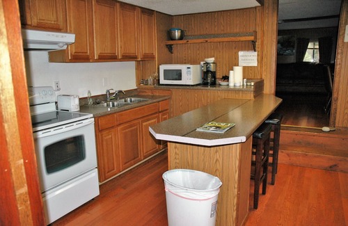 Cooper Landing Cabin | Gwin's Lodge & Roadhouse Est. 1952