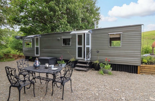 Pumpsaint Cottage | GWYBEDOG, romantic, character holiday cottage in Lampeter