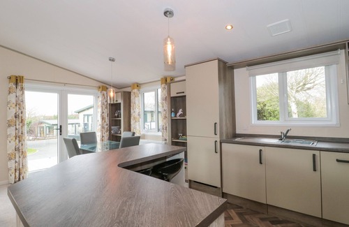 New Forest District Cottage | GWYDN LODGE, family friendly, with pool in Downton, Hampshire