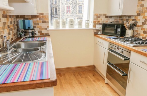Llanfairfechan Apartment | GWYLANEDD TWO, romantic, country holiday cottage in Llanfairfechan